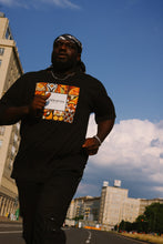 Lade das Bild in den Galerie-Viewer, Musta T- Shirt