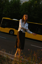 Lade das Bild in den Galerie-Viewer, Calla Shirt organic Silk