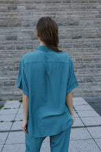 Lade das Bild in den Galerie-Viewer, Blue Lagoon Shirt