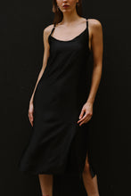 Lade das Bild in den Galerie-Viewer, Black Sea silk Kleid 100%