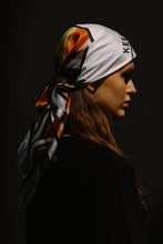 Lade das Bild in den Galerie-Viewer, Keep Balance Unisex Scarf 100% N. Seide
