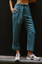 Lade das Bild in den Galerie-Viewer, Blue Lagoon Pants