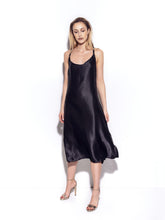 Load the picture into the gallery viewer,Black Sea silk Kleid
